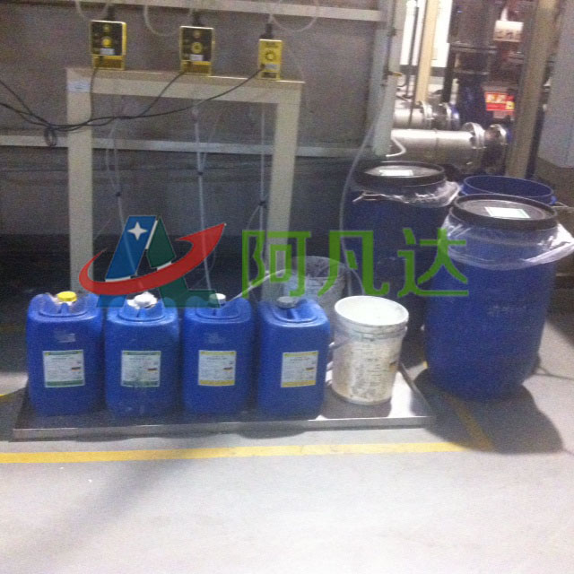 漆霧凝聚劑現(xiàn)場應(yīng)用