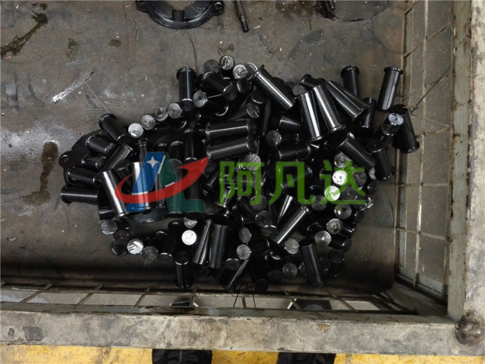 噴漆工業(yè)廢水化學(xué)處理劑破粘劑A和絮凝劑B